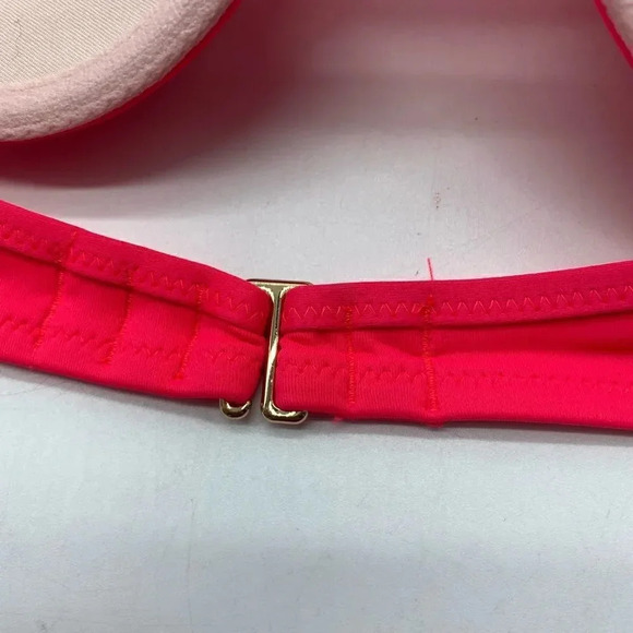 Shade and shore coral crochet bikini top size 36B - Picture 8 of 12